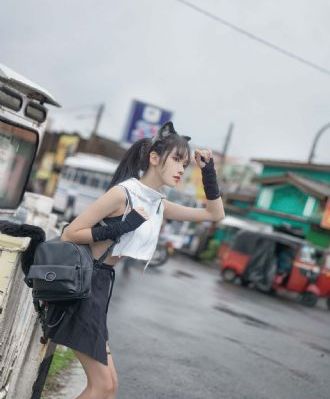 年轻的小姨2_欧美在线观看